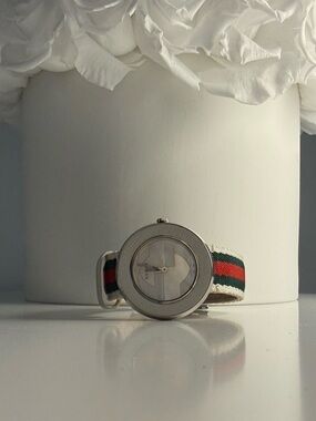 Gucci U-Play 35mm Watch YA129411 Green Red White Nylon Strap | Swiss Made